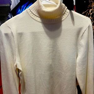 Long sleeve turtleneck blouse for women